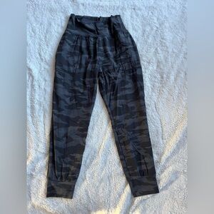Athleta Salutation Gray Camo Jogger